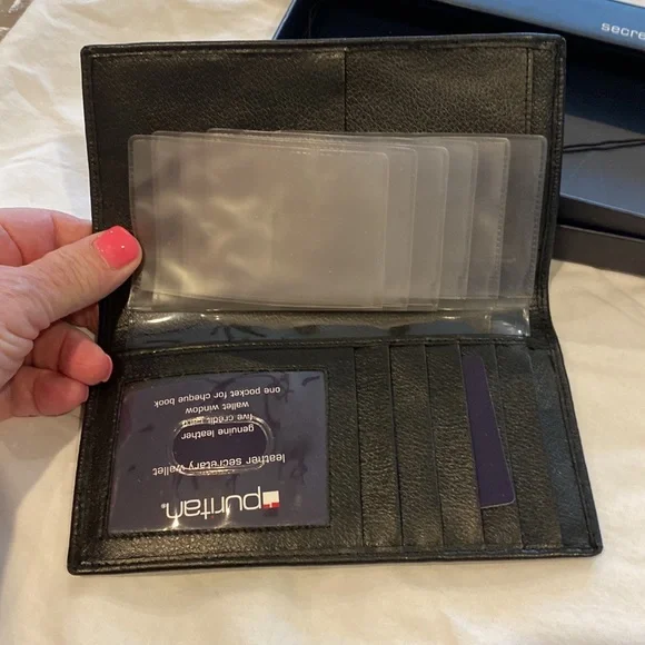 Puritan black leather secretary wallet. Holds checkbook and ID or photos. NIB - Picture 2 of 5